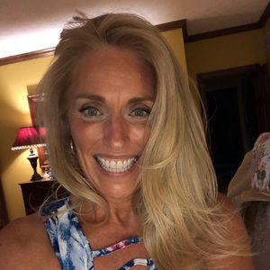 Meet your Posher, Cynthia a